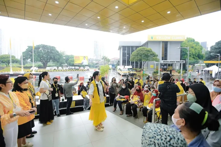 Cara Ibu-ibu Golkar...