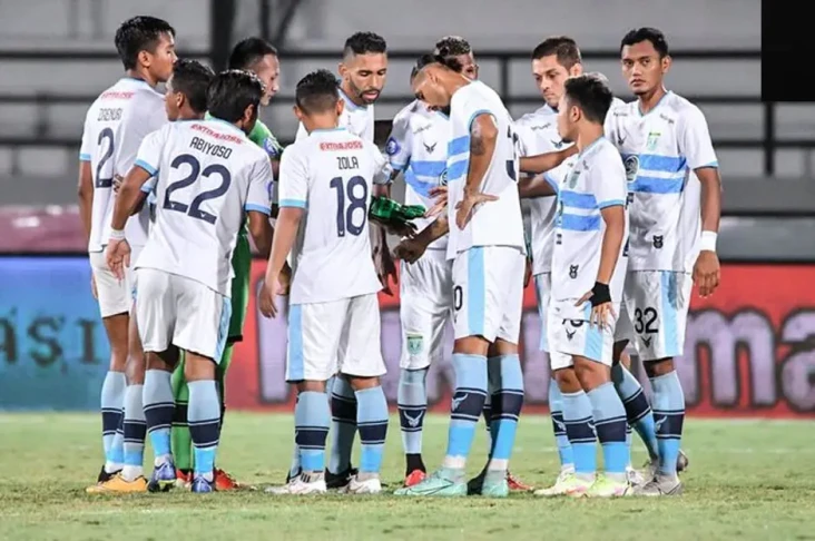Persela Lamongan vs...