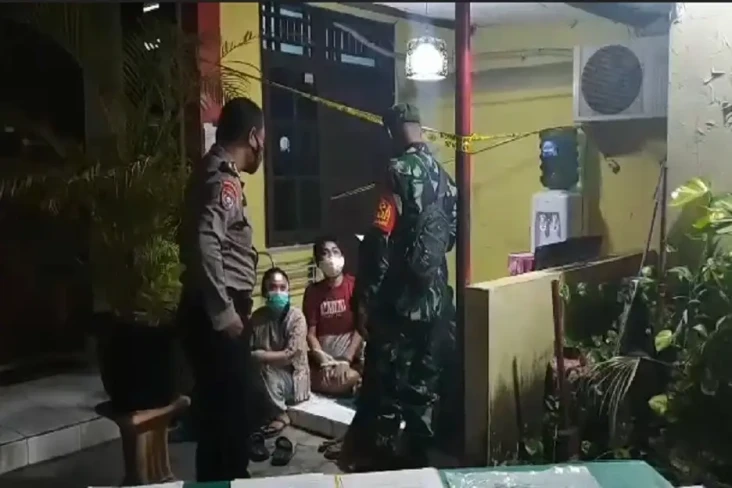 Suami Jual Istri untuk...