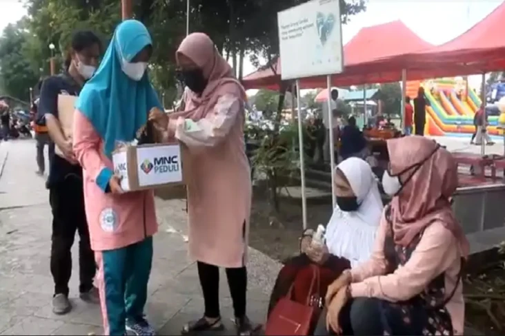 Datangi Alun-alun Kebumen,...