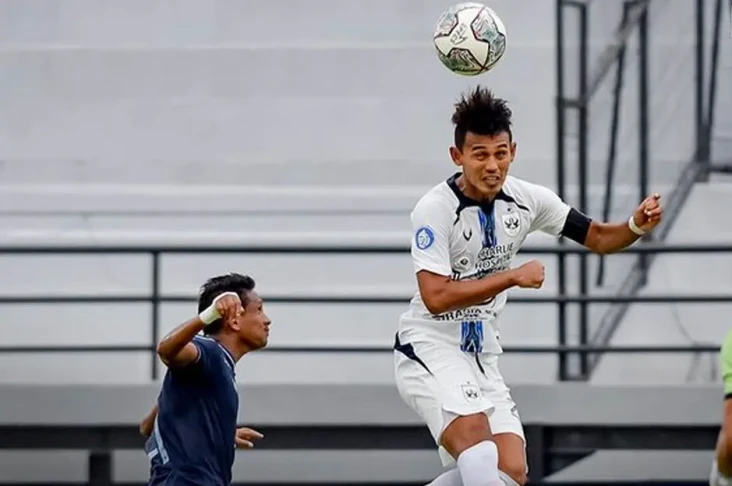 Hasil Liga 1 2021/2022:...