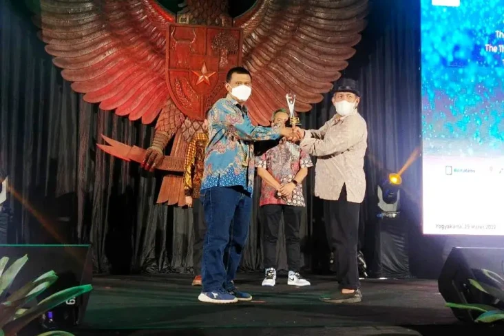 SINDOnews Raih Penghargaan...