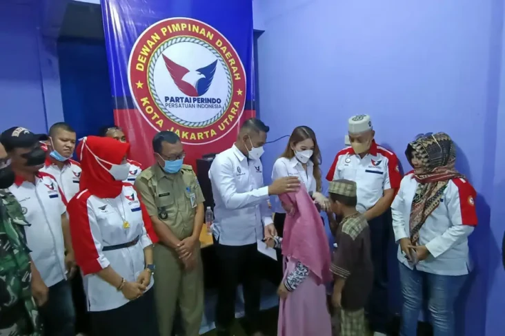 Partai Perindo Santuni...