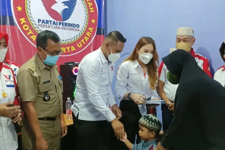 Bantu Masyarakat, Lurah...