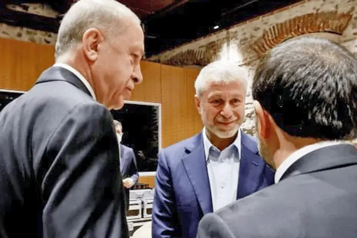 Roman Abramovich Dilaporkan...