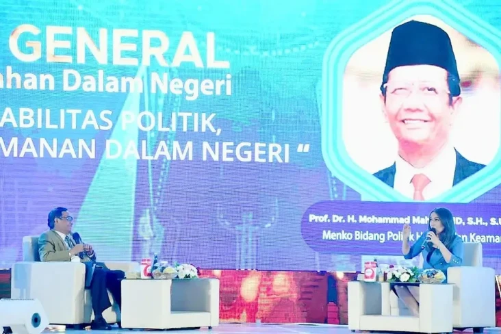 Mahfud MD Raih Penghargaan...