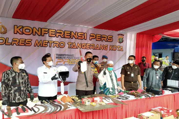 Polisi Tetapkan 3 Tersangka...