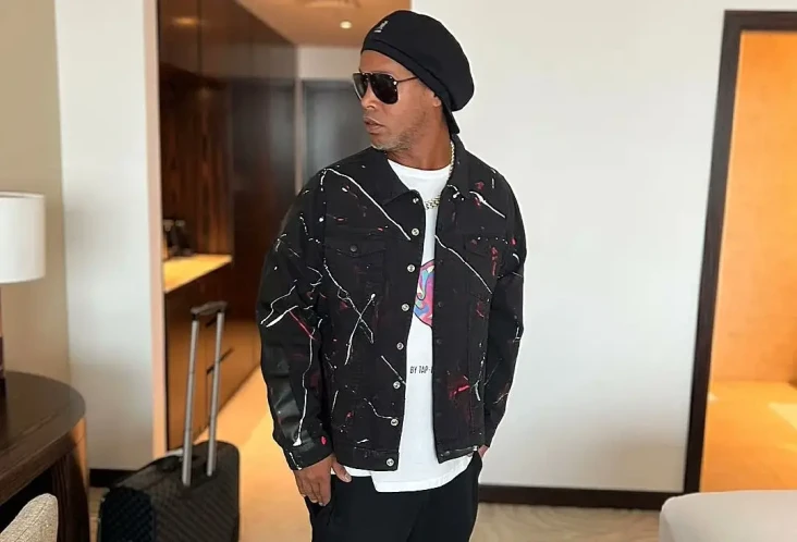 Ronaldinho Ucapkan Salam...