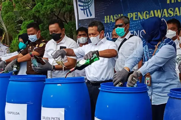 Barang Ilegal Dimusnahkan,...