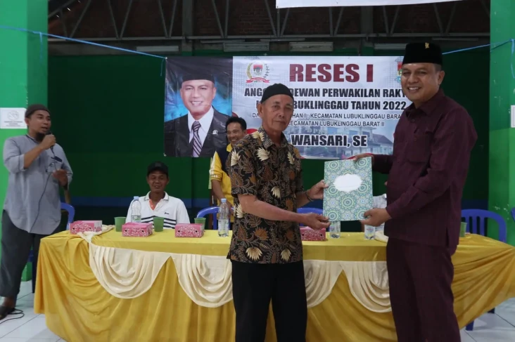 Di Hadapan Anggota DPRD,...