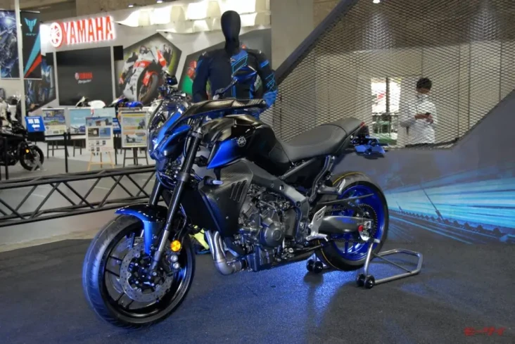 Bertampang Futuristik,...