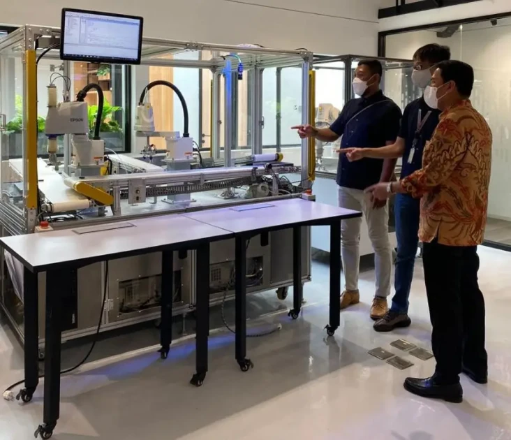 Jadi Pusat Teknologi,...