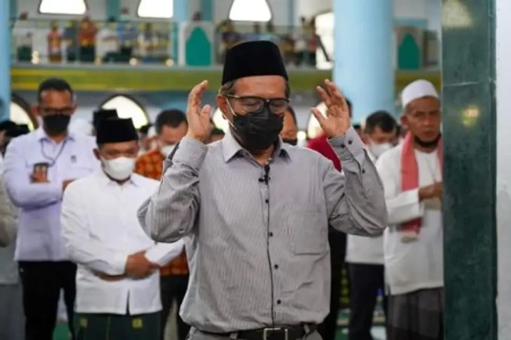 MUI: Salat Berjamaah...