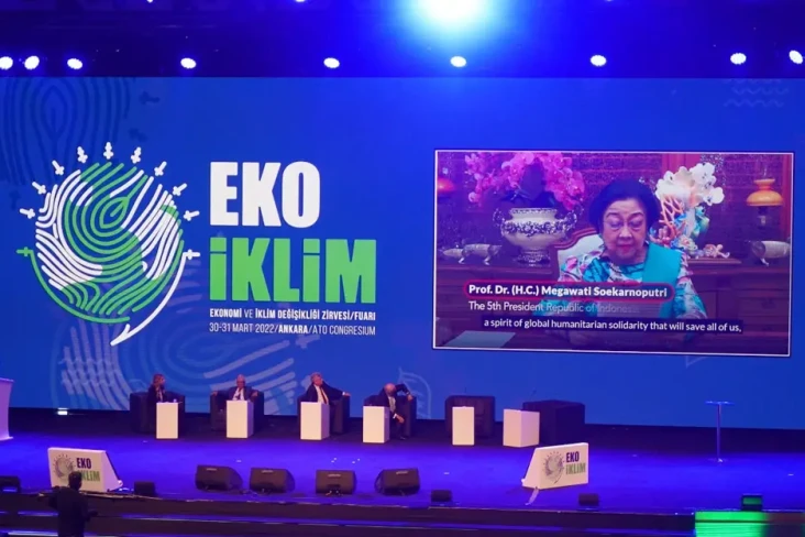 Berpidato di Forum Ekonomi-Iklim...