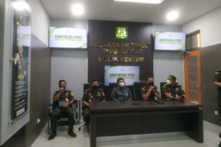 Kejati Jabar Tetapkan...