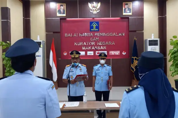 Lantik Pejabat BHP Makassar,...