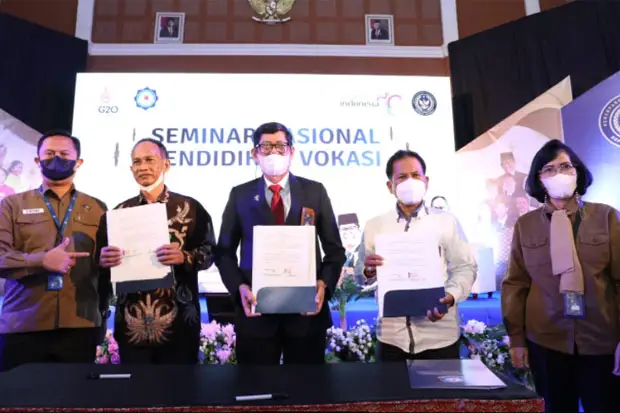 Politeknik Pariwisata...
