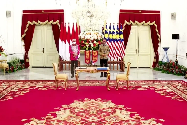 Jokowi Teken MoU dengan...