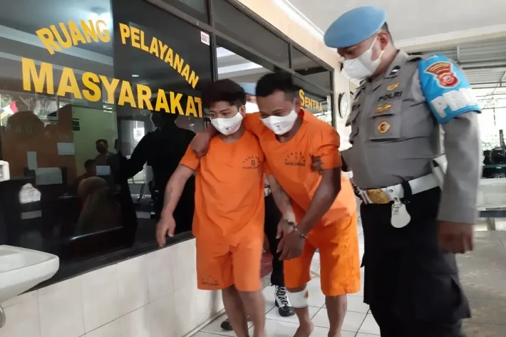 Hanya Gara-gara Minta...