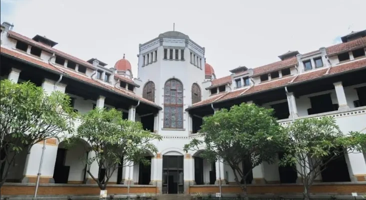 Gedung Lawang Sewu Semarang,...