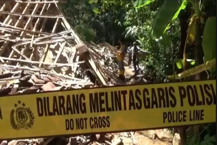 Longsor dan Banjir Terjang...