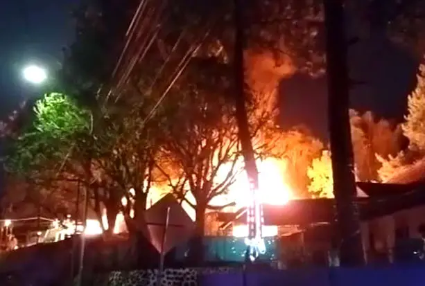 Polisi Selidiki Kebakaran...