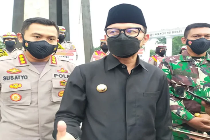 Pemkot Keluarkan Larangan...
