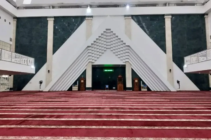 Masjid Raya KH Hasyim...