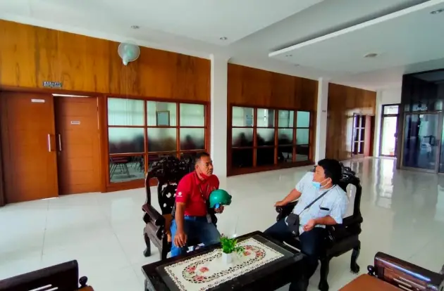 Karyawan Meninggal di...