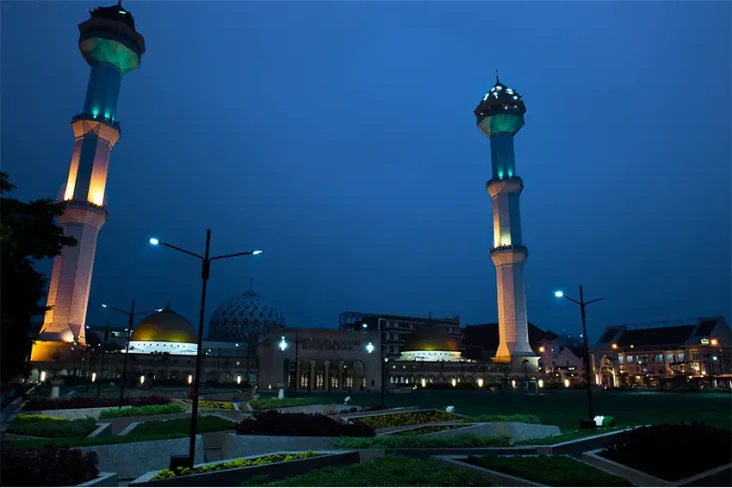 4 Masjid Destinasi Wisata...