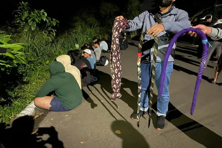 Hendak Perang Sarung...
