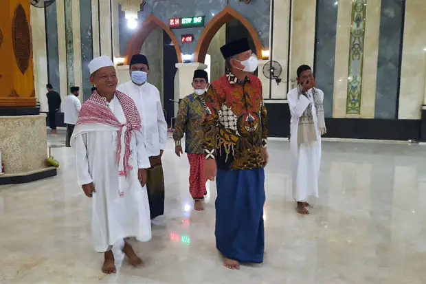 Tarawih Pertama, Bupati...