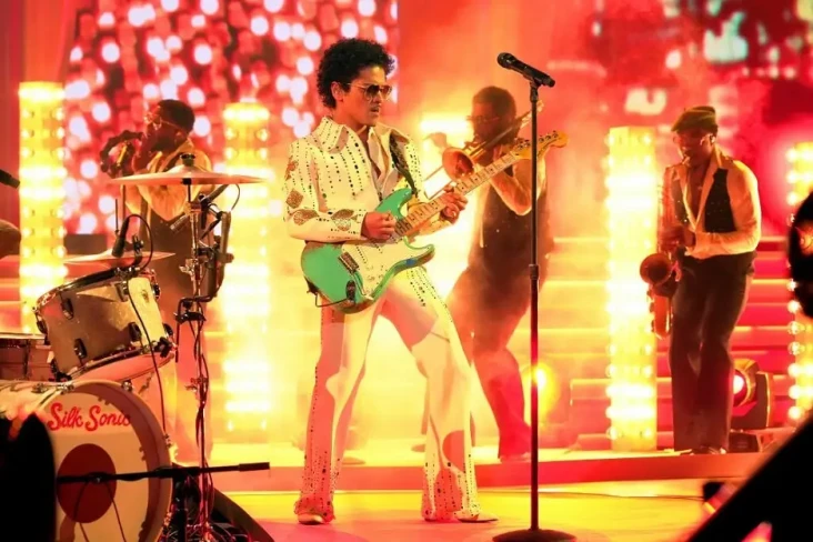 Buka Grammy Awards 2022,...