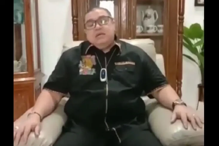 Hotman Paris Samakan...