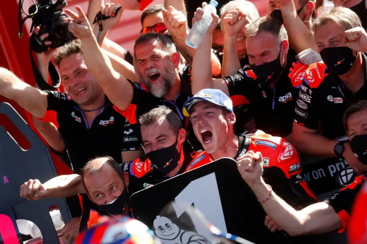 Menang Perdana di MotoGP,...