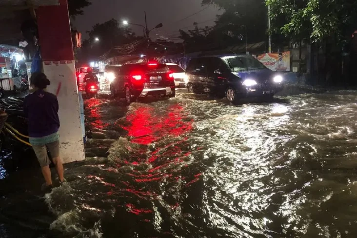 Hujan Deras, 90 Rumah...