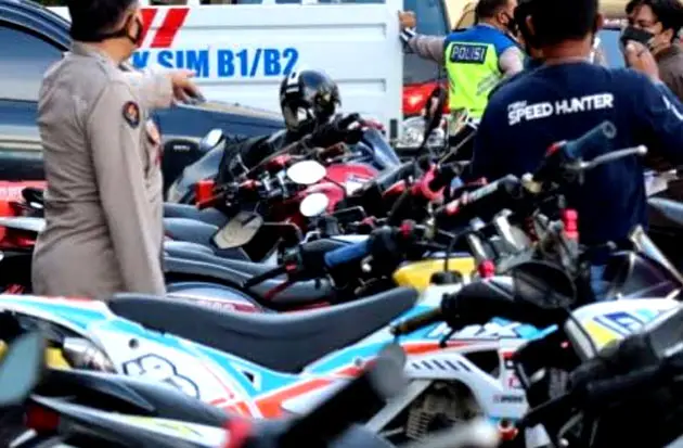 Ratusan Motor Balap...