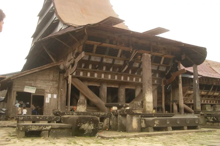 Daftar Rumah Adat di...