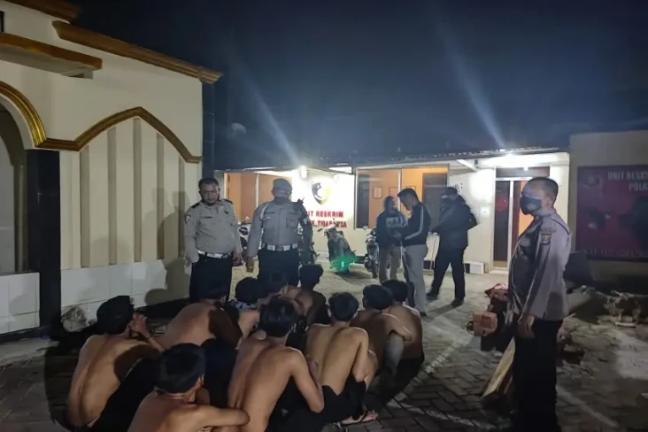 Perang Sarung, 14 Remaja...