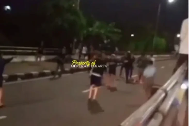 Tawuran Remaja Pecah...