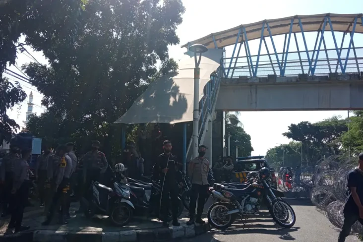 Jelang Vonis Munarman,...