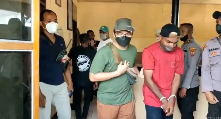 Nekat Bawa Paket Sabu,...