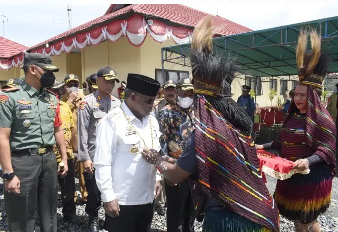 Resmikan 82 Proyek,...