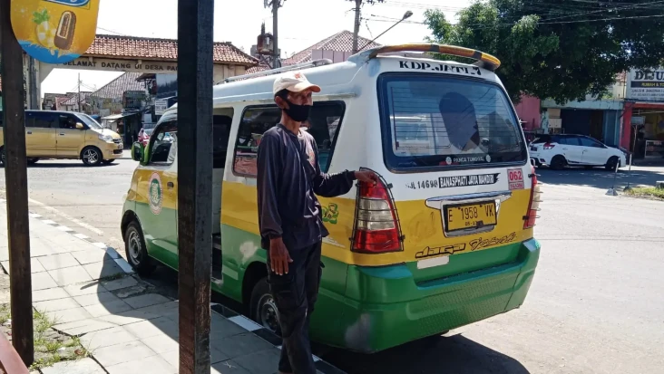 Curhat Sopir Angkot...
