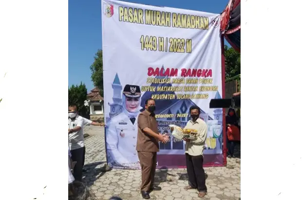 Bupati Winarti Selenggarakan...