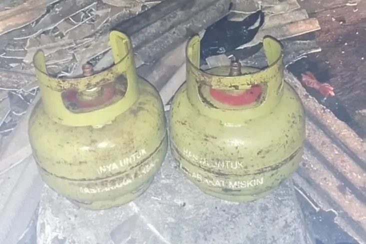 Warteg di Tambora Terbakar...