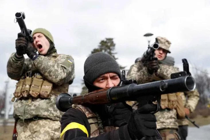 Menlu Ukraina Minta...