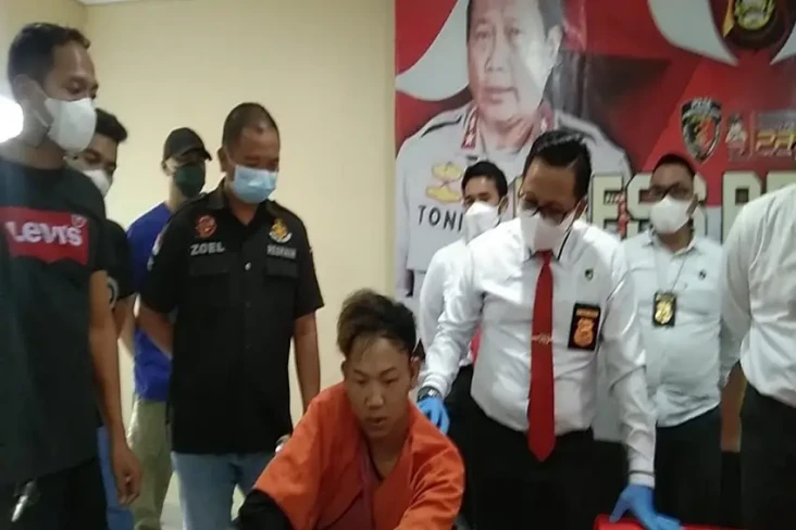 Lawan saat Ditangkap,...