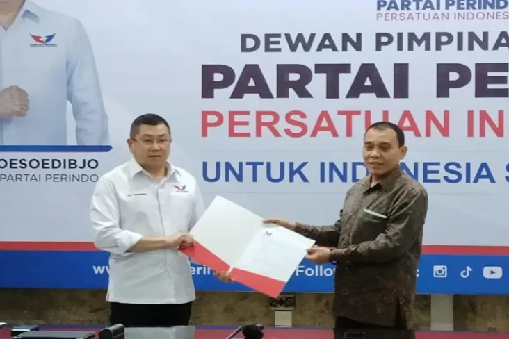HT Tunjuk Boyke Novrizon...