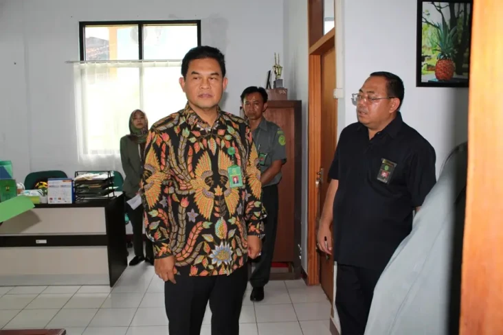 Profil Hakim Herri Swantoro...
